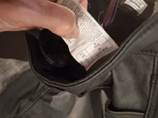 Pantalón vaquero negro