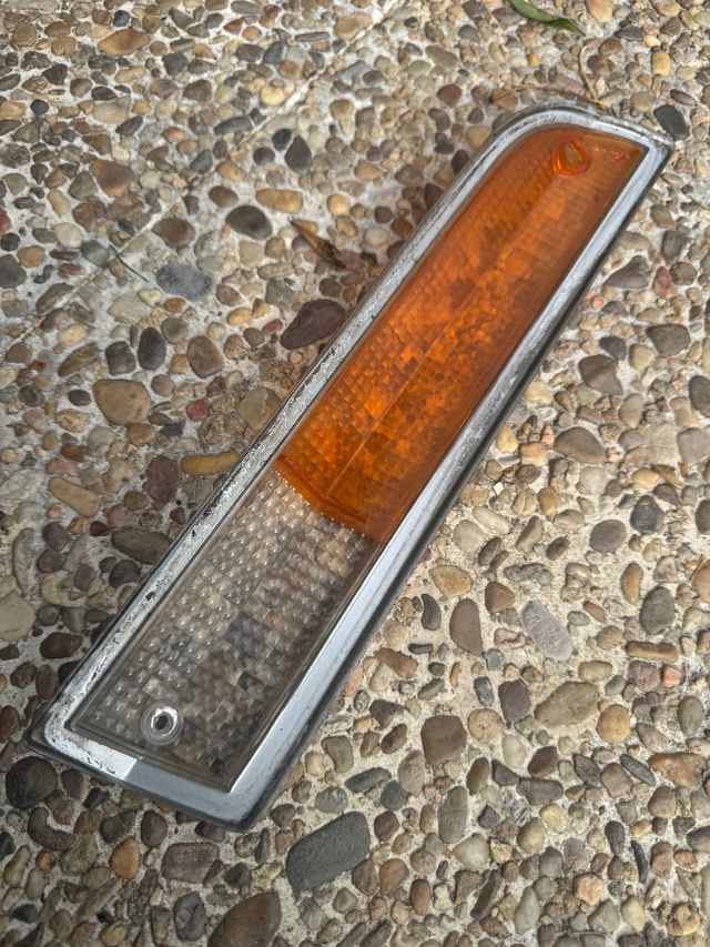 Tulipa Delantera Peugeot 504