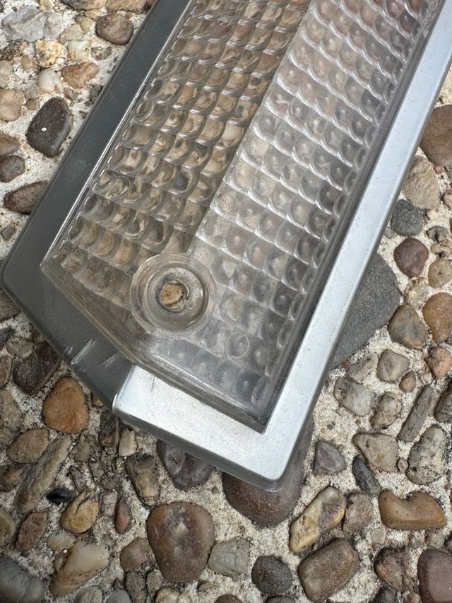 Tulipa Delantera Peugeot 504