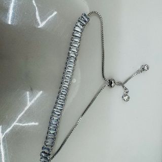 Bracciale con zirconi taglio baguette