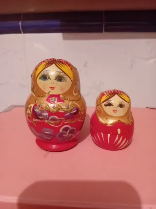 Muñecas rusas de madera pintadas