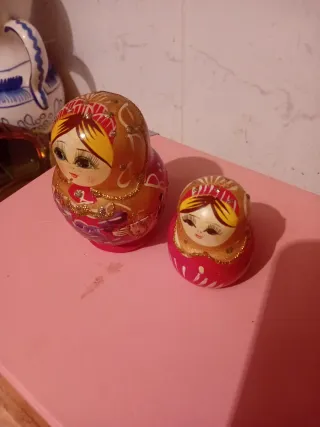 Muñecas rusas de madera pintadas