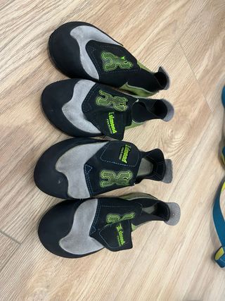 Arnés escalada Simond y 2 pares pies de gato lo