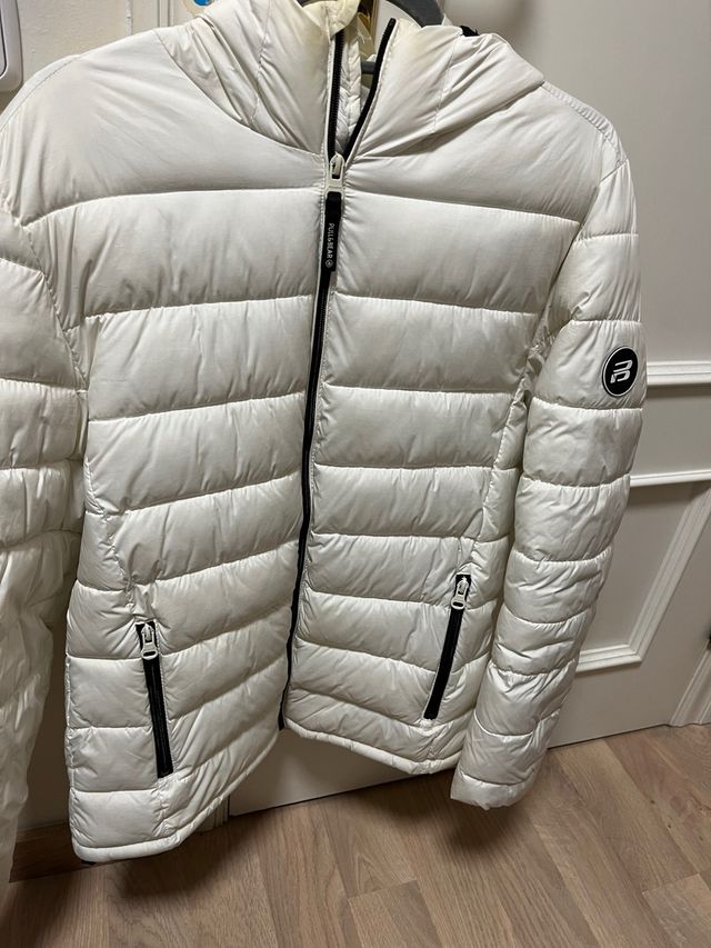 Chaqueta Pull and Bear Blanca