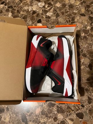 Nike Metcon 10 Talla 42.5 Negro/Rojo