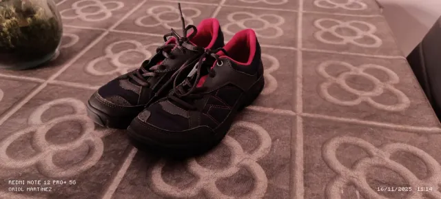 Bambas senderismo Quechua Talla 38 como nuevas