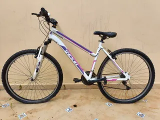Bicicleta Montaña INDOOR Blanca/Morada