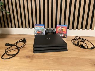 Ps4 Pro 1Tb + Mando + 2 Juegos
