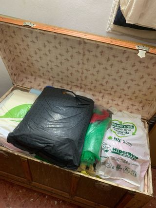 Baúl de madera y metal