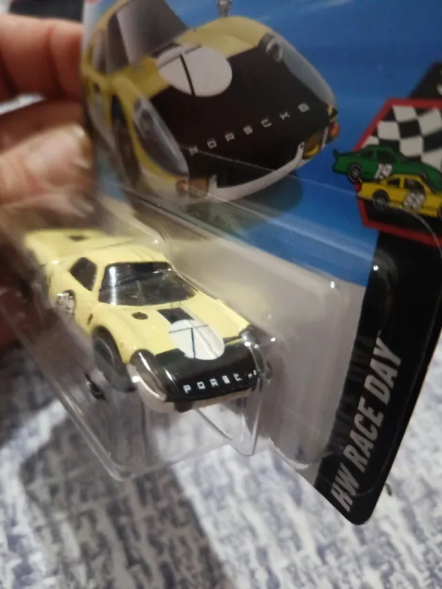 Hot Wheels Porsche 904 Carrera GTS