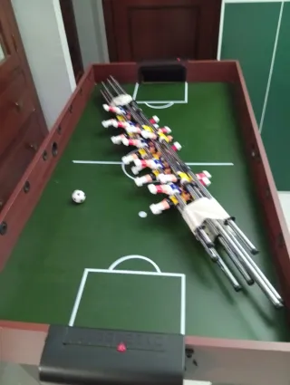 Mesa de juegos multiusos.