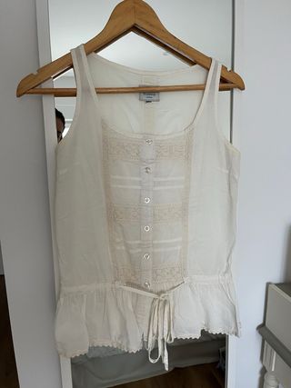 Blusa Riverside beige con encaje