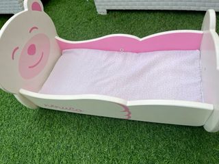 Cuna muñecas .  Nenuco detalle osito