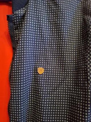 Chaqueta reversible y camisa Nukutavake