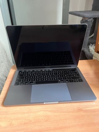 MacBook Pro 13 i7 16 RAM SSD Touch Bar + ofice2019