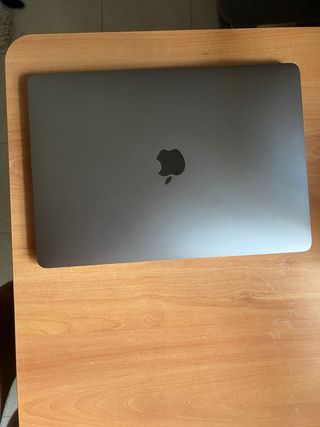MacBook Pro 13 i7 16 RAM SSD Touch Bar + ofice2019