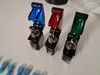 3 Interruptores Palanca LED (Azul, Rojo, Verde)