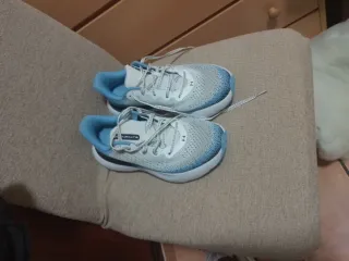 Zapatillas Under Armour Azul y Blanco