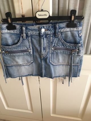 Minifalda vaquera con cremalleras