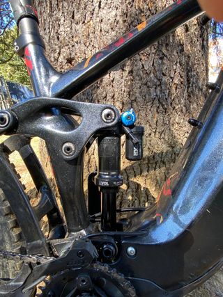 Bicicleta Eléctrica Giant Reign +2