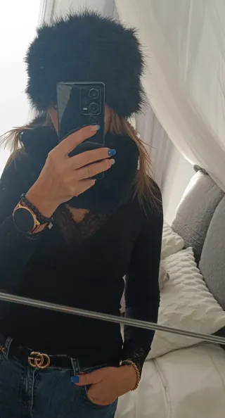 Gorro de pelo negro