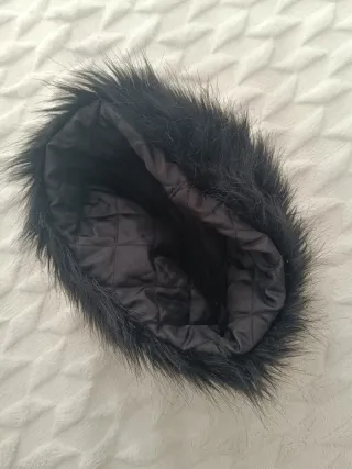 Gorro de pelo negro