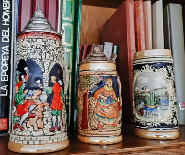 Lote 3 jarras alemanas cerámica con relieve