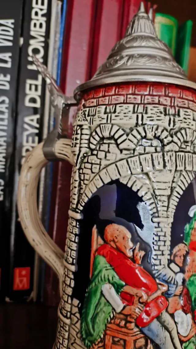 Lote 3 jarras alemanas cerámica con relieve