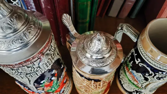 Lote 3 jarras alemanas cerámica con relieve