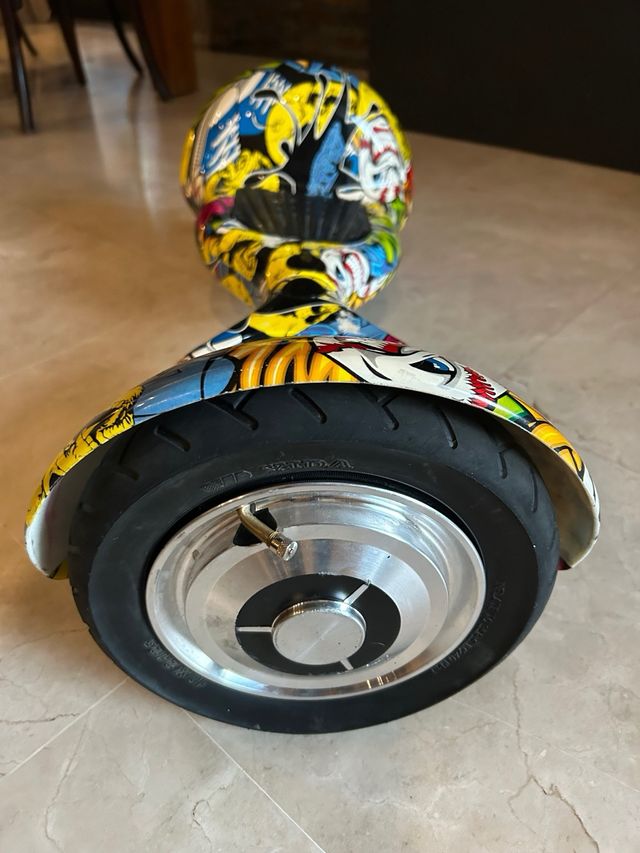 Hoverboard con diseño graffiti