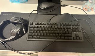 Monitor LG Nero con Tastiera, Mouse e Cuffie