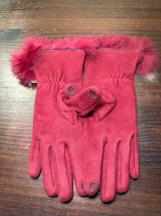 Guantes rojos con pelo