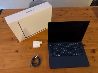 MacBook Air 13 M4 Medianoche