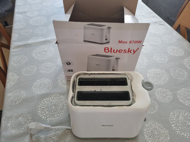 Tostadora Bluesky 870W