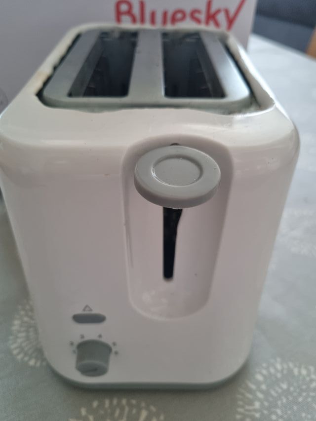 Tostadora Bluesky 870W