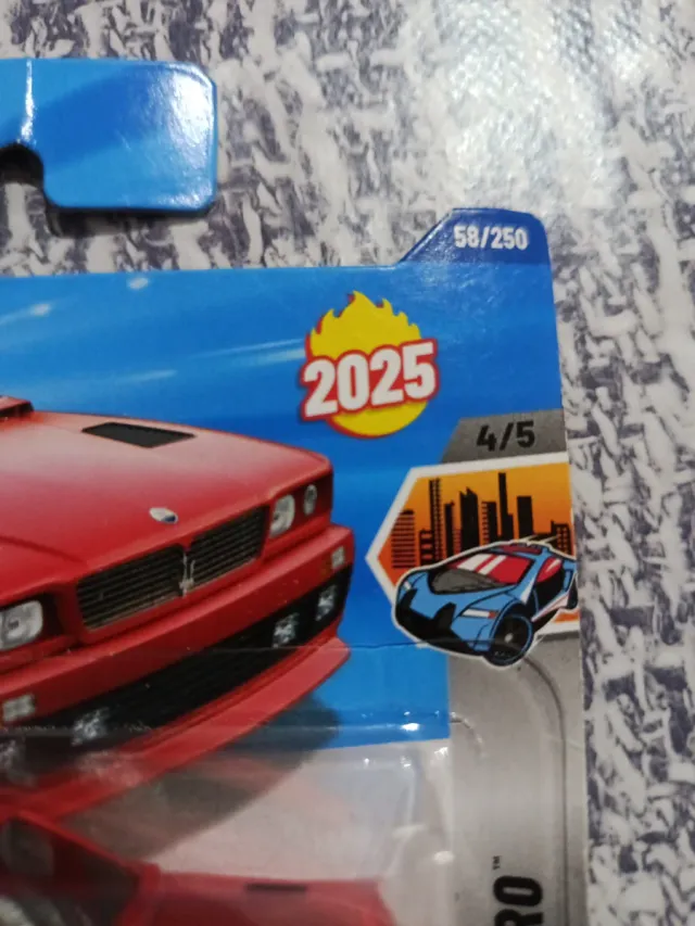 Hot Wheels Maserati Shamal Rojo 2025