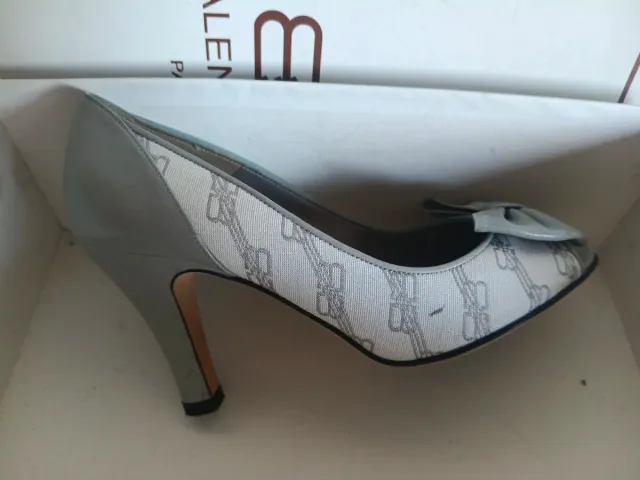 Zapatos tacón Balenciaga grises y blancos