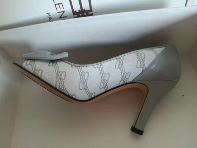 Zapatos tacón Balenciaga grises y blancos