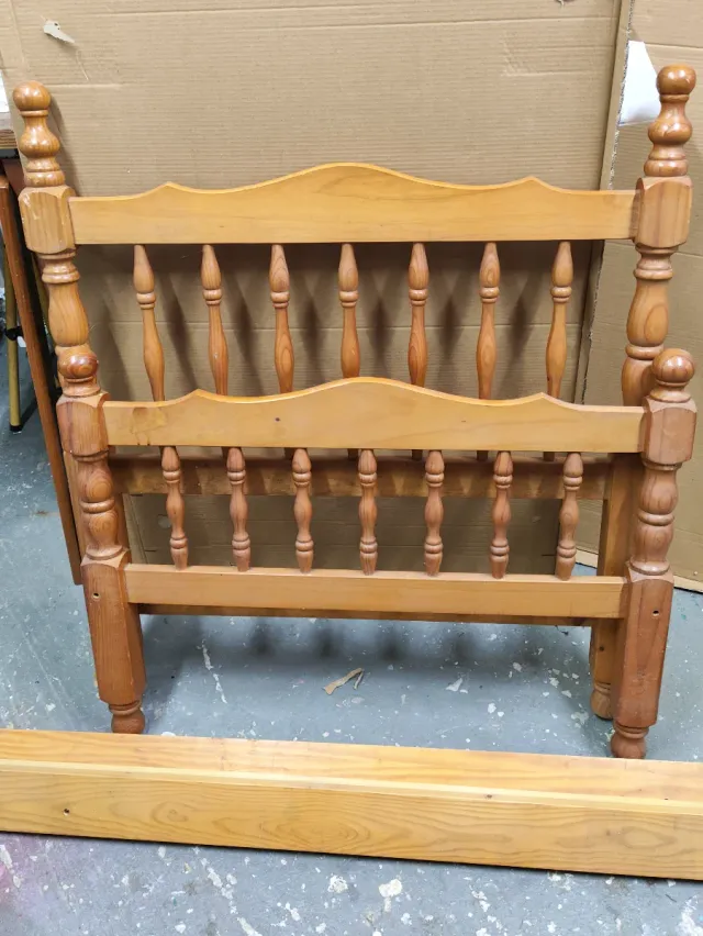 Cabecero de cama de pinho