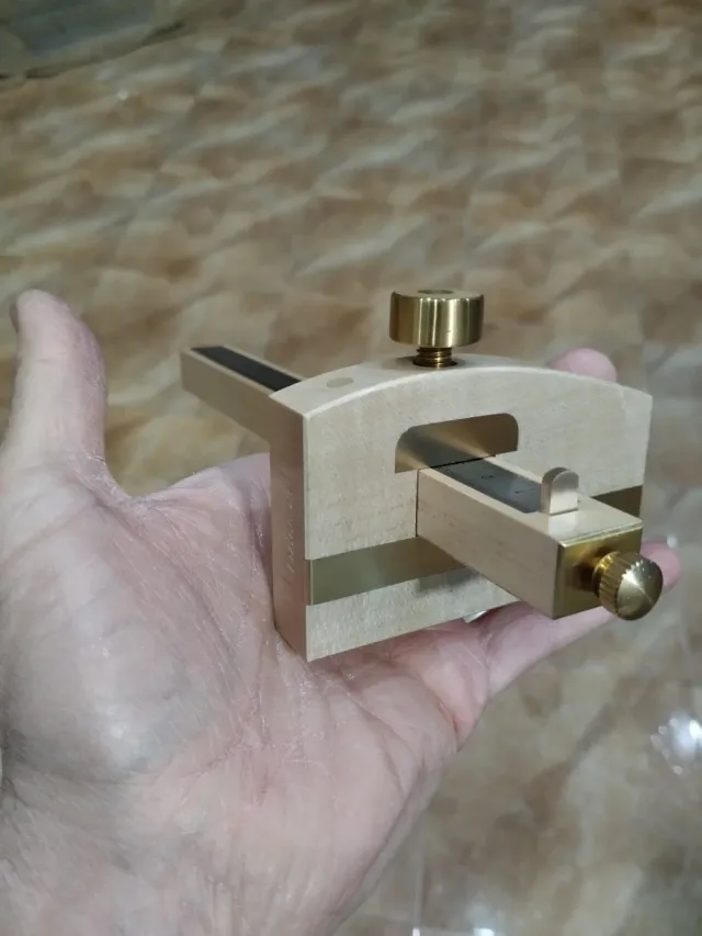 Herramienta gramil ebanistería