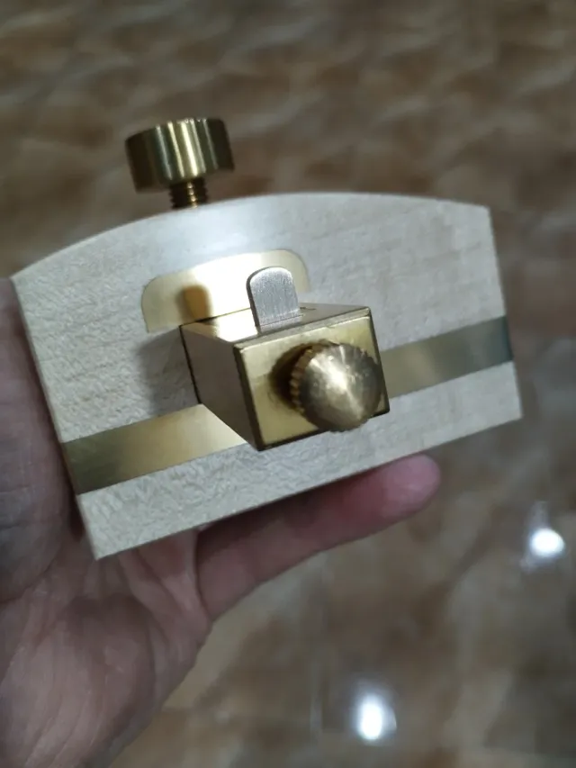 Herramienta gramil ebanistería