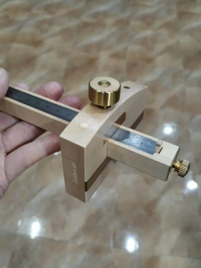 Herramienta gramil ebanistería