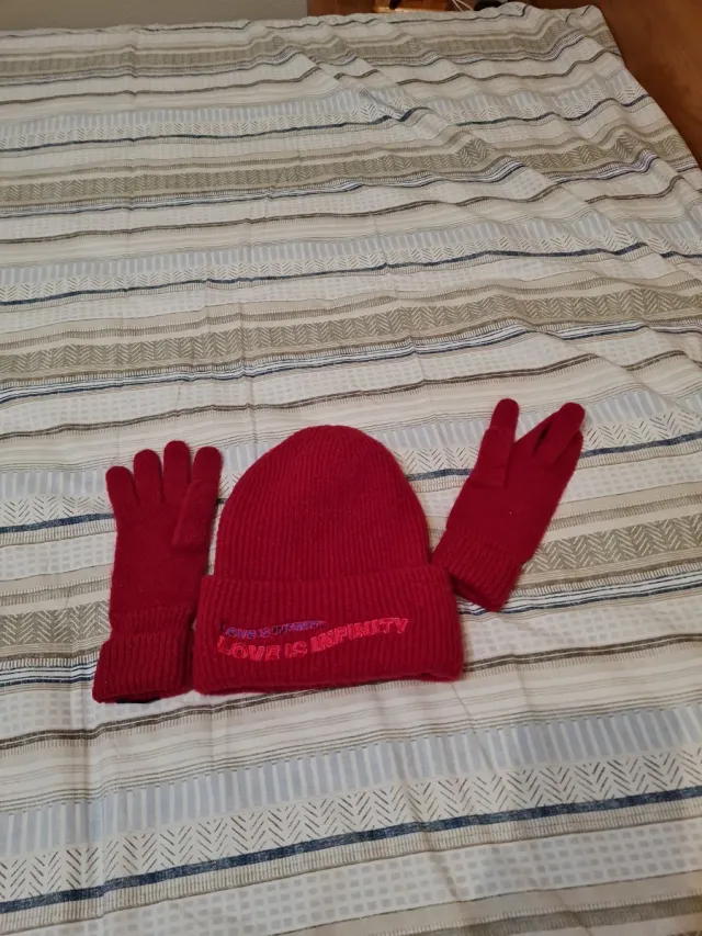 Conjunto Gorro y Guantes Rojos