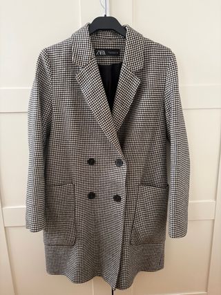 Abrigo cuadros Zara