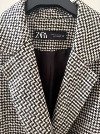 Abrigo cuadros Zara