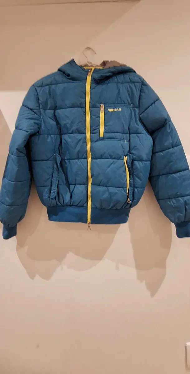 Anorak Gas Azul con Cremallera Amarilla