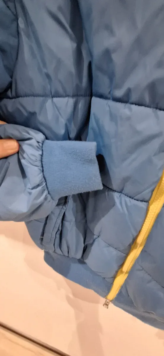 Anorak Gas Azul con Cremallera Amarilla