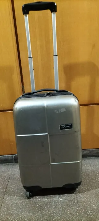 Maleta rígida Faraway plateada