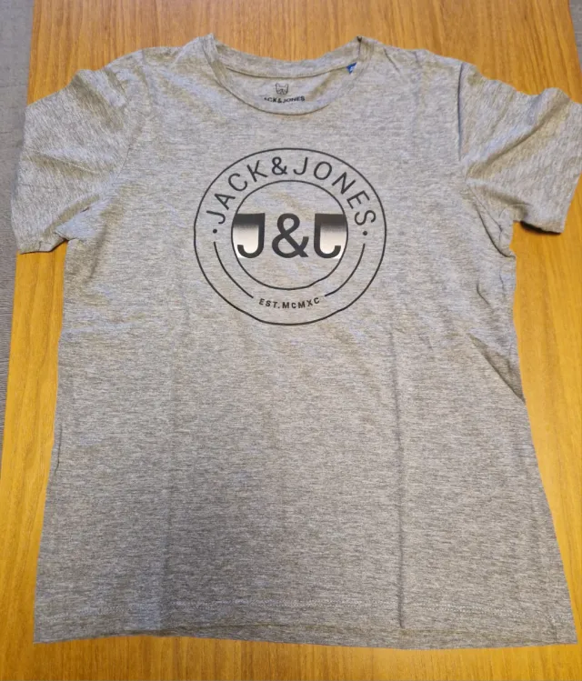 Camiseta Jack & Jones, talla 14 años Gris
