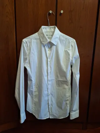 Camisa entallada Zara blanca